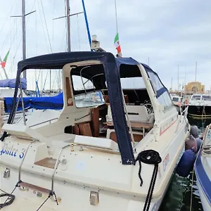 Pulce 3 Botel